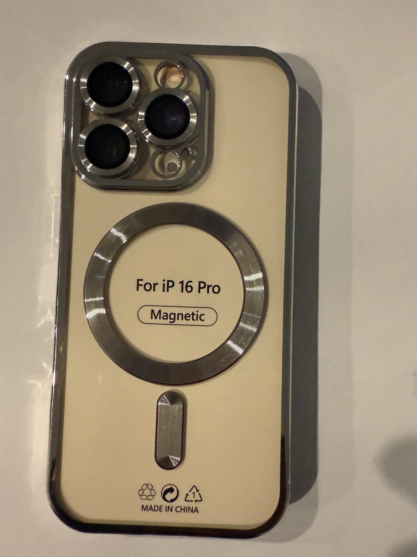 iphone 16 pro magnetic