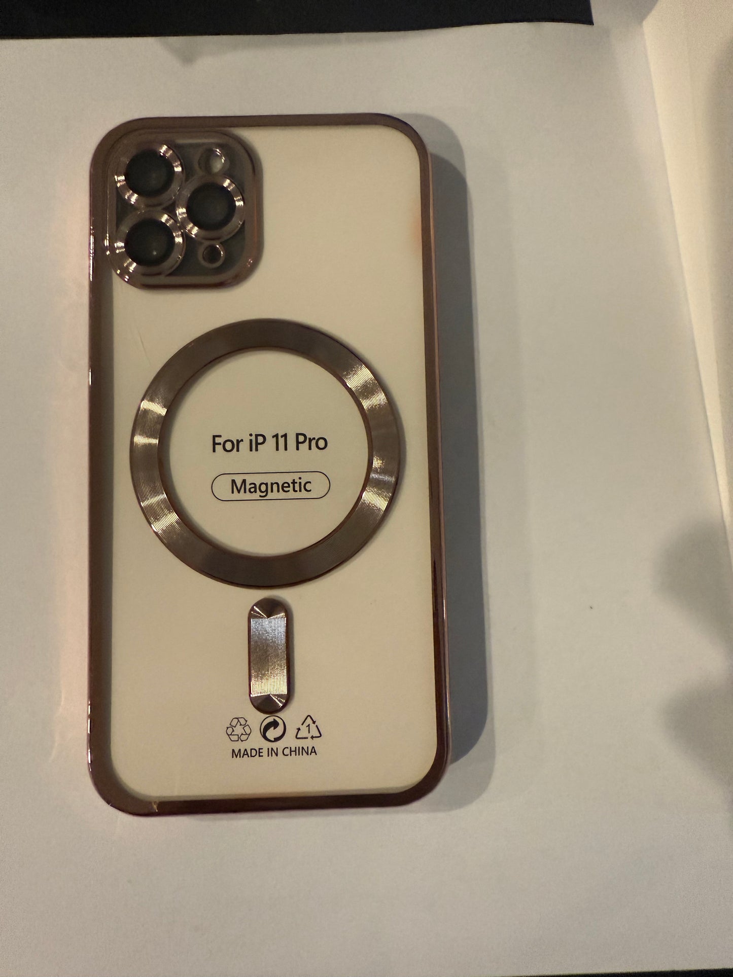 iphone 11 pro magnetic