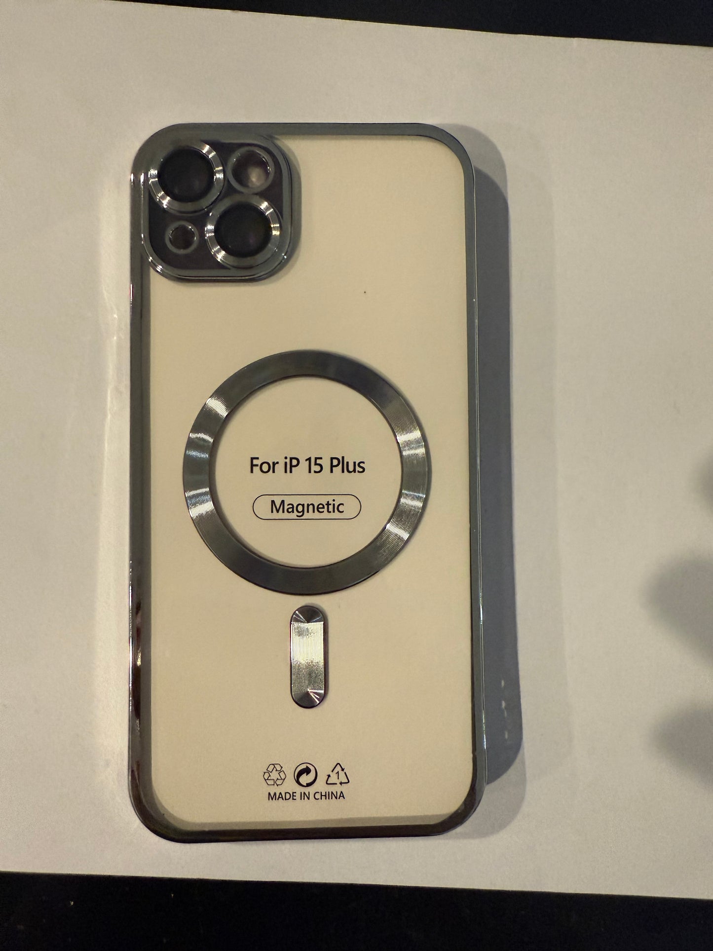 iphone 15 plus magnetic