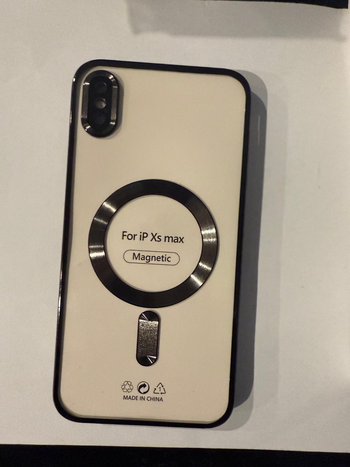 iphone XS max magnetic