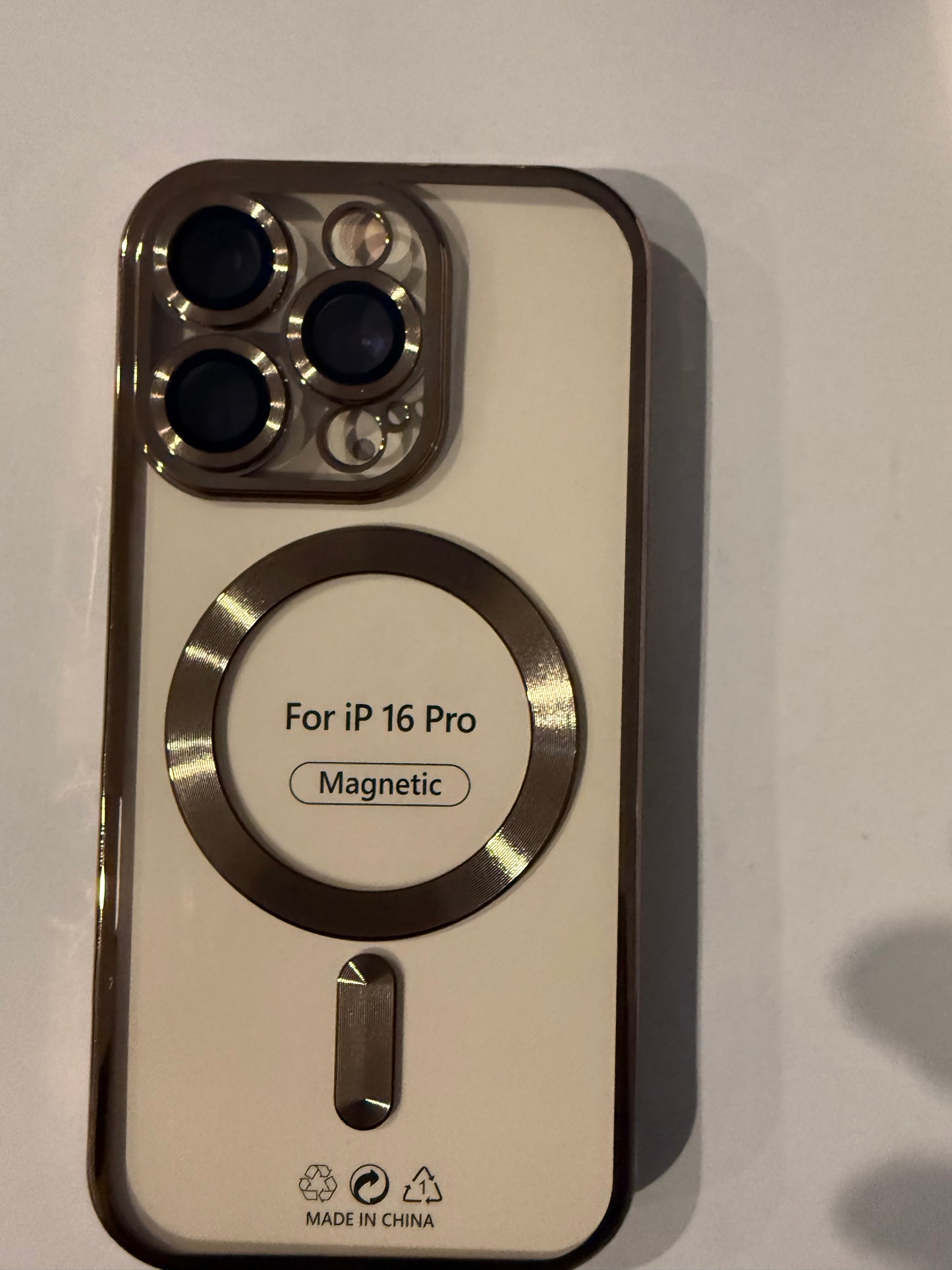iphone 16 pro magnetic