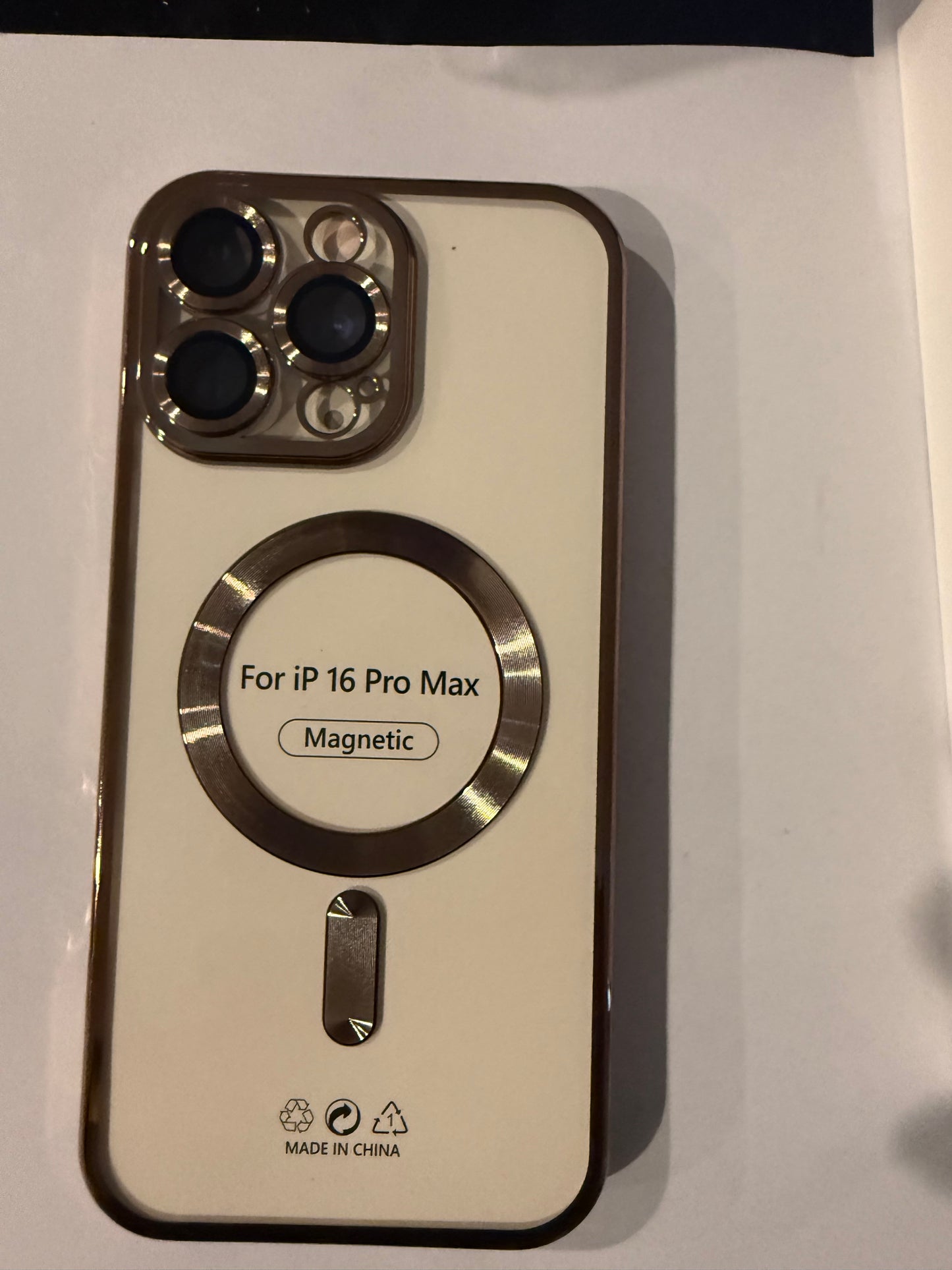 iphone 16 pro max magnetic